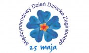 Między Narodowy Dzień Dziecka Zaginionego plakat z niebieskim kwiatem