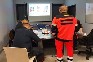Szkolenie medyczne funkcjonariuszy policji.