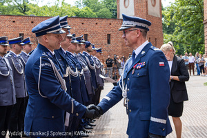 Komendant Powiatowy policji w Poddębicach podczas mianowania