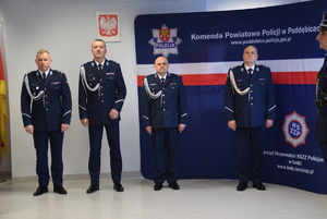 Uroczysta zbiórka na sali konferencyjnej Komendy w Poddębicach.