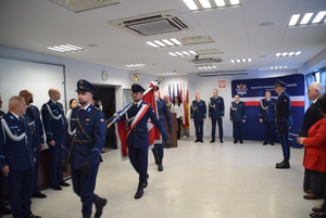 Uroczysta zbiórka na sali konferencyjnej Komendy w Poddębicach.